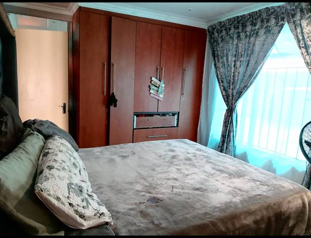3 BEDROOM HOUSE FOR SALE IN TLHABANE WEST